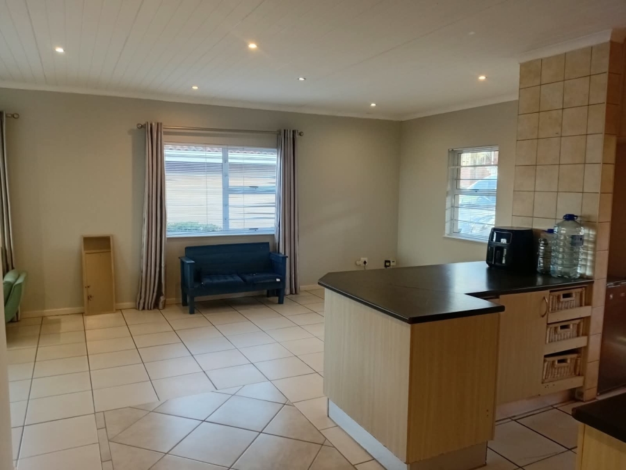 To Let 3 Bedroom Property for Rent in Beacon Bay North Eastern Cape